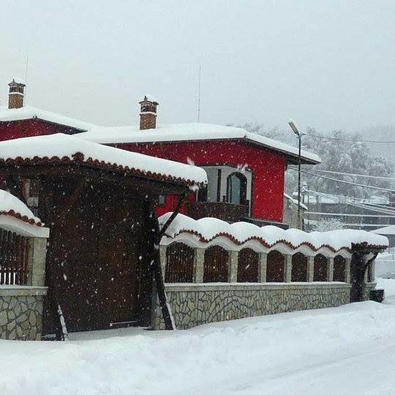Guest House H Dzhogolanov Koprivsjtitsa Exteriör bild