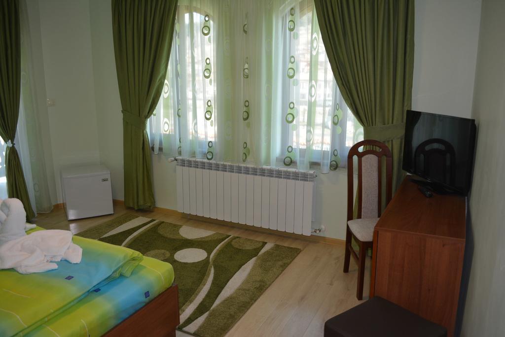 Guest House H Dzhogolanov Koprivsjtitsa Exteriör bild