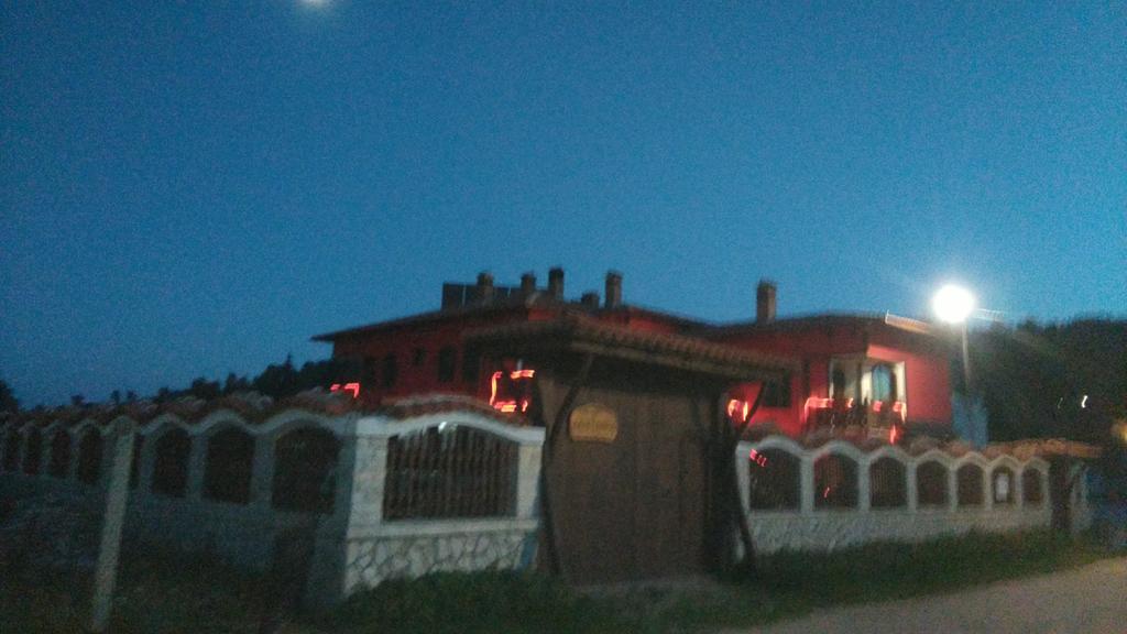 Guest House H Dzhogolanov Koprivsjtitsa Exteriör bild